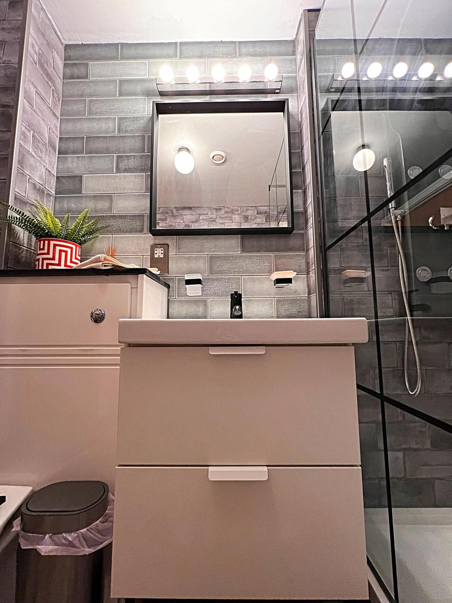 Latitude Chinatown Central Apartment Бирмингем Экстерьер фото